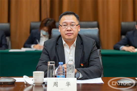 (中汽中心党委委员,副总经理周华)6969 在动员会上,中汽中心党委