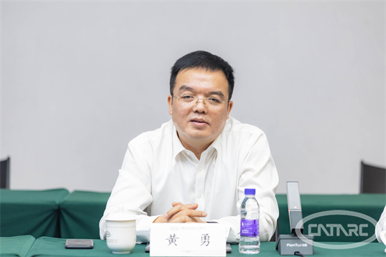 6969 黄勇对中汽中心多年以来的大力支持表示感谢,并介绍了一汽